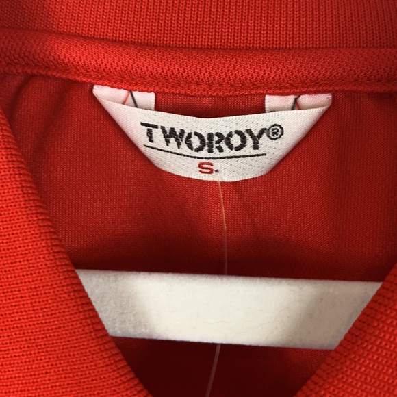 NWT Tworoy red/black polo shirt size small. 1/4 zipper, short sleeves. - Picture 3 of 4
